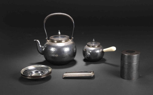 茶、牛奶或汽水會腐蝕不銹鋼帶制品，這是真的嗎？